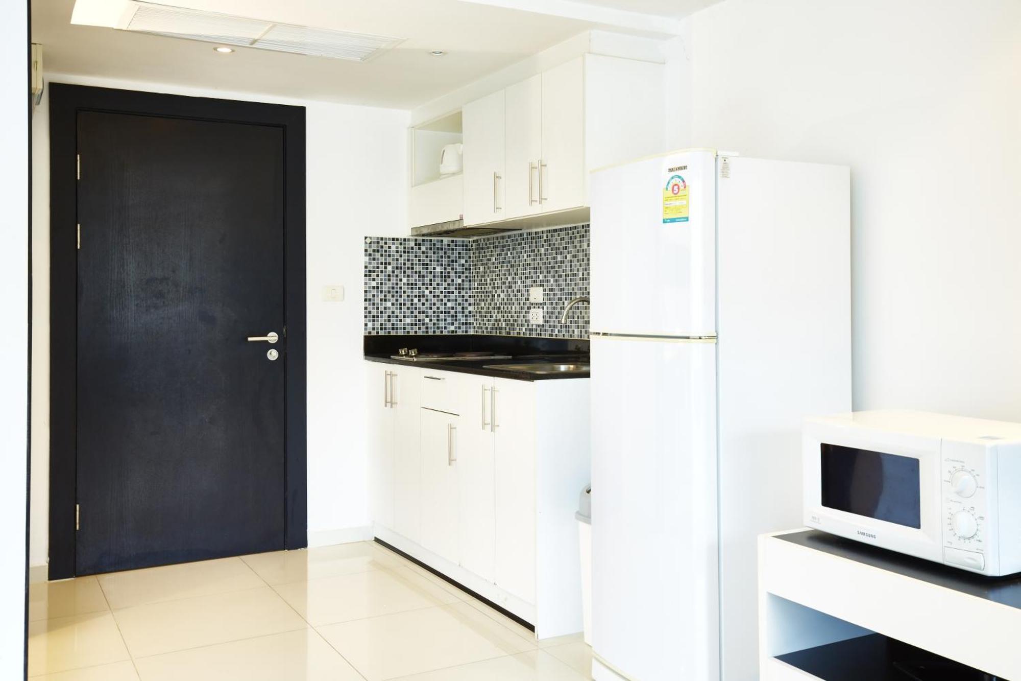 Avenue Residence By Fantasea Beach Pattaya Zimmer foto